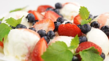 Taze dutlu dondurma.