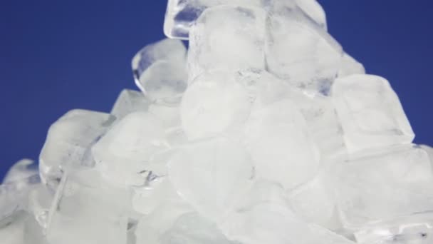 Cubos de hielo — Vídeo de stock