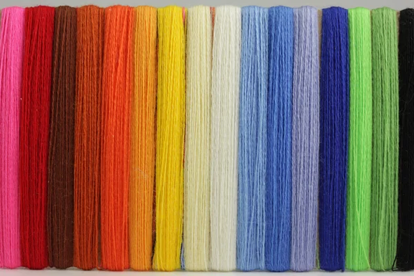 Multi-coloured threads of a wool