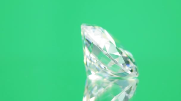 Diamond on green background — Stock Video