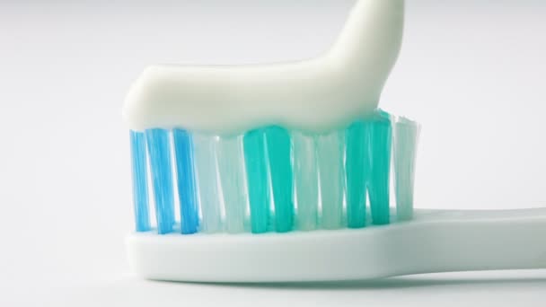 Brosse à dents avec pâte à dents — Video