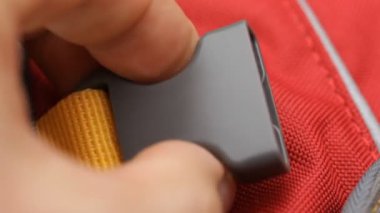 plastik fastener kırmızı sırt