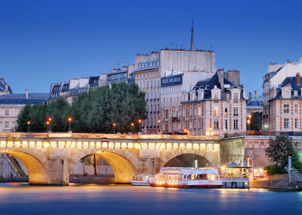 Pont-neuf. — Photo