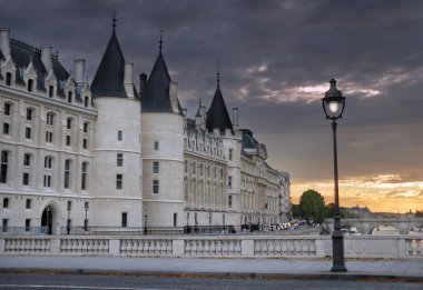Conciergerie.
