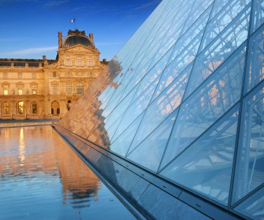 Louvre..