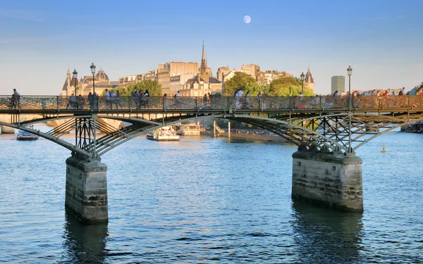 Most pont des arts. — Zdjęcie stockowe