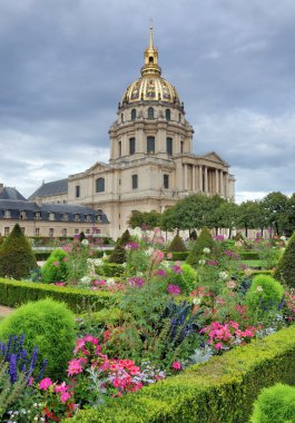Louis-des-Invalides.