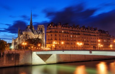 Pont Saint-Louis.
