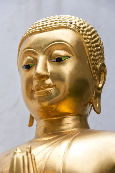 Estátua de buda dourada — Fotografia de Stock