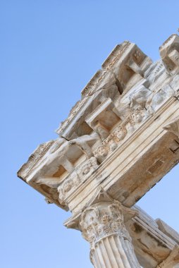 12 apollo Tapınağı yan