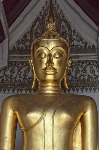 Estatua del templo de Buda de oro — Foto de Stock