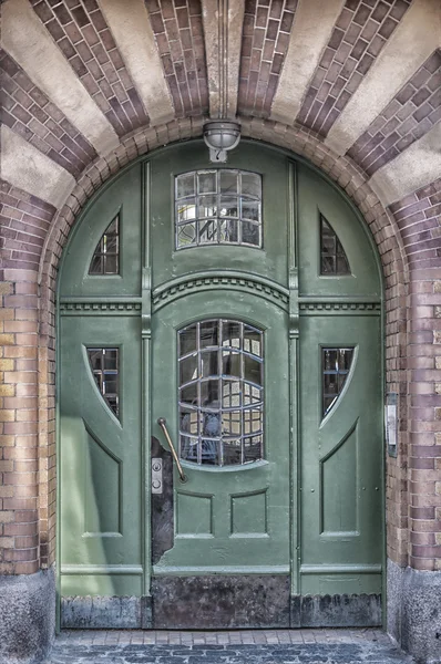 Πράσινη πόρτα στυλ αρτ ντεκό — Φωτογραφία Αρχείου