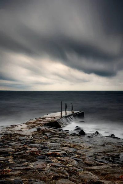 Een Koude Humeurige Dag Bij Ransvik Badplats Het Natuurreservaat Kullabergs — Stockfoto