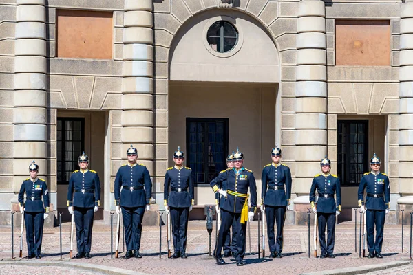 斯托克霍姆 Sweden 2022年7月31日 该城加姆拉斯坦地区皇家宫殿的卫兵 — 图库照片