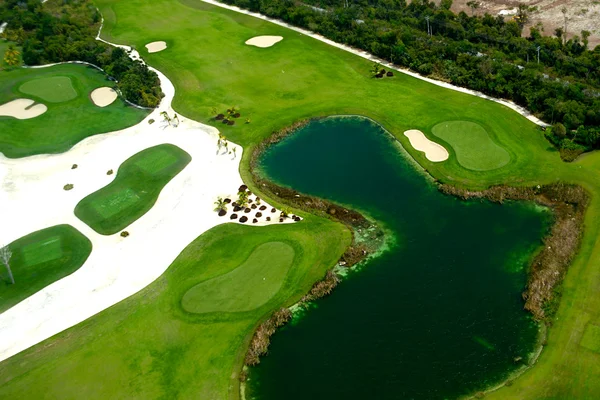 Vista elevevada do campo de golfe Fotografias De Stock Royalty-Free