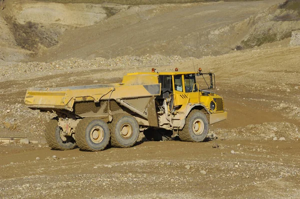 Yellow Dump Truck Driving Working Gravel Pit — Stock Photo, Image