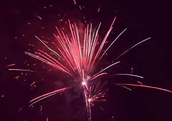 Weihnachtsfeuerwerk — Stockfoto