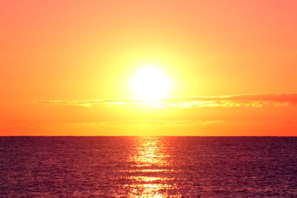 Sunrise in sea — Stock Photo, Image