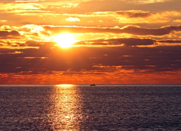 Sonnenaufgang im Meer — Stockfoto