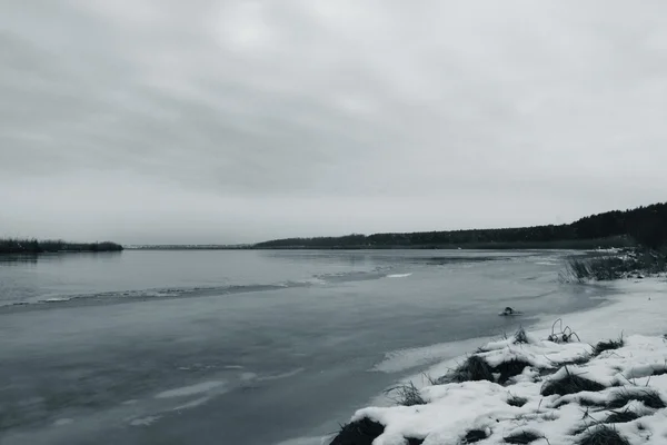 Río en invierno — Foto de Stock