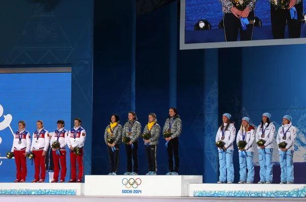 Women's biathlon 4x6km relay medal ceremony — Stock Photo, Image