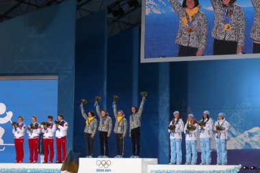 Bayanlar biathlon 4x6km röle madalya töreni