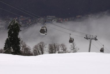 Kafkas Dağları'nda teleferik