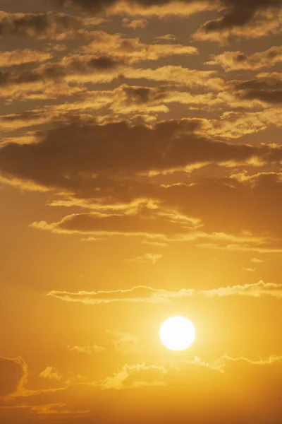 Pintoresca Vista Sol Entre Las Nubes Atardecer — Foto de Stock