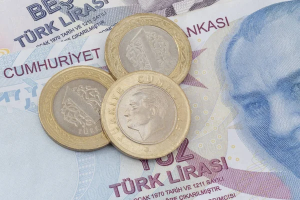 Close Turkish Lira Coins Lying Turkish Lira Banknotes — Stockfoto