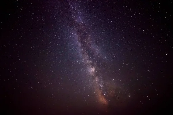 夜空中银河星系的风景如画 — 图库照片