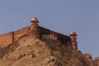 Hindistan 'ın Amer şehrindeki Jaigarh Kalesi' nin dışında.