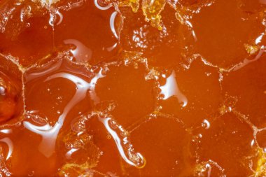 Sıvı balı taraklarda kapat