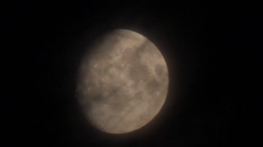 moody gökyüzüne aya gizle