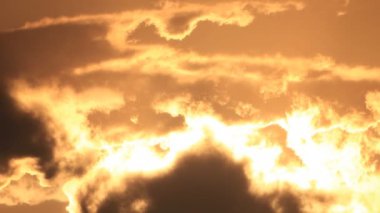 parlak güneş sıcak gökyüzü hızlandırılmış