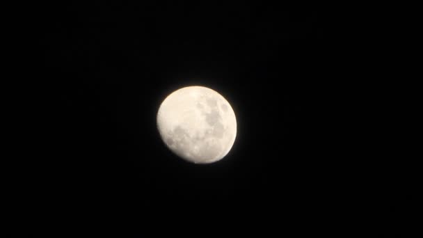 Disco lunar en el cielo nocturno — Vídeos de Stock