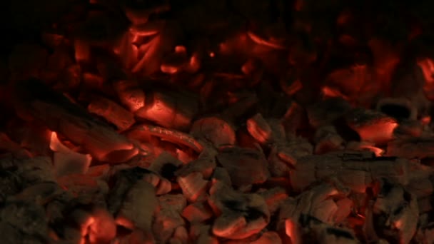 Charbons chauds fermer 