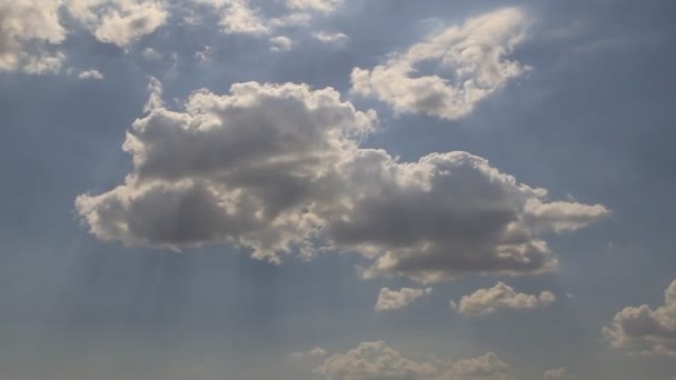 Leichte Wolken — Stockvideo