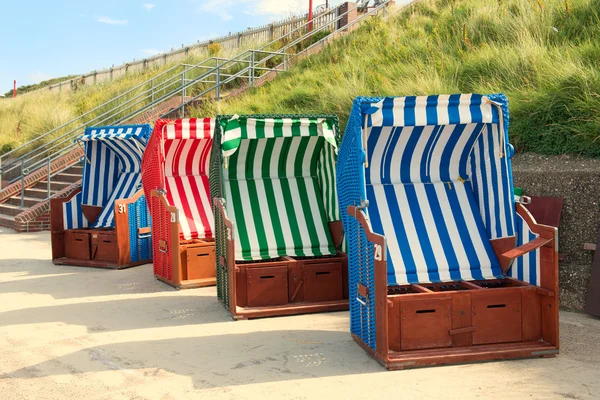 Chaises de plage sur l'île de Borkum — Photo