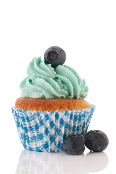 Cupcake con bayas azules —  Fotos de Stock