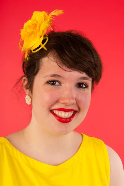 Menina colorida em vermelho e amarelo — Fotografia de Stock
