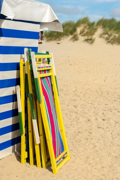 Plážové lehátko na moře — Stock fotografie