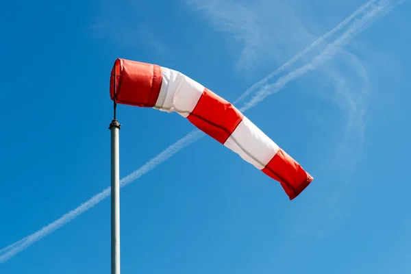 Calzino a vento rosso e bianco — Foto Stock