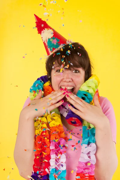 Chica está teniendo un cumpleaños impresionante — Foto de Stock