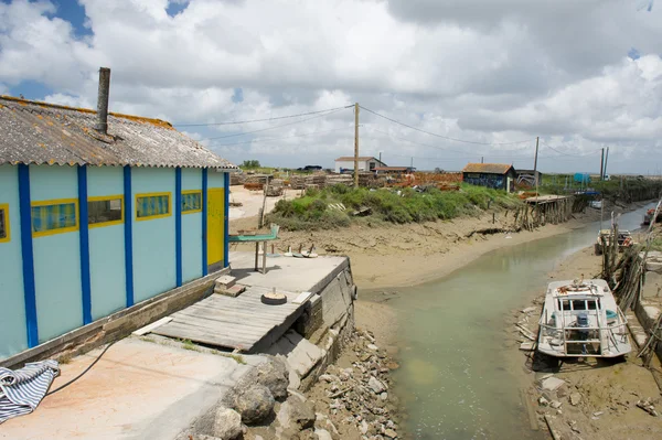 Oyster båtar i franska oleron — 图库照片