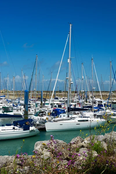 Eiland oleron in Frankrijk met jachten in de haven van — Stockfoto