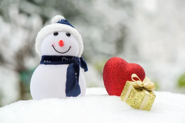 Muñeco de nieve al aire libre — Foto de Stock