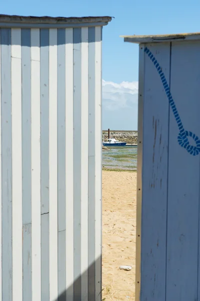 Cabanas de praia na ilha Oleron, na França — Fotografia de Stock