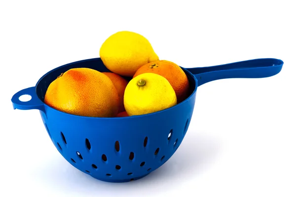 Fruta en colador — Foto de Stock