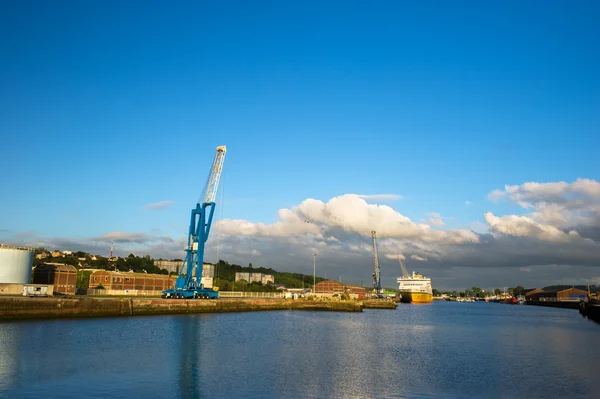 Gran puerto en Dieppe francés — Foto de Stock