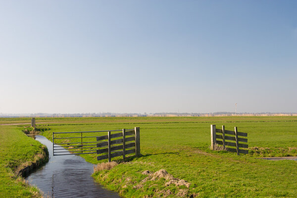 Забор Вуэн в ландшафте
